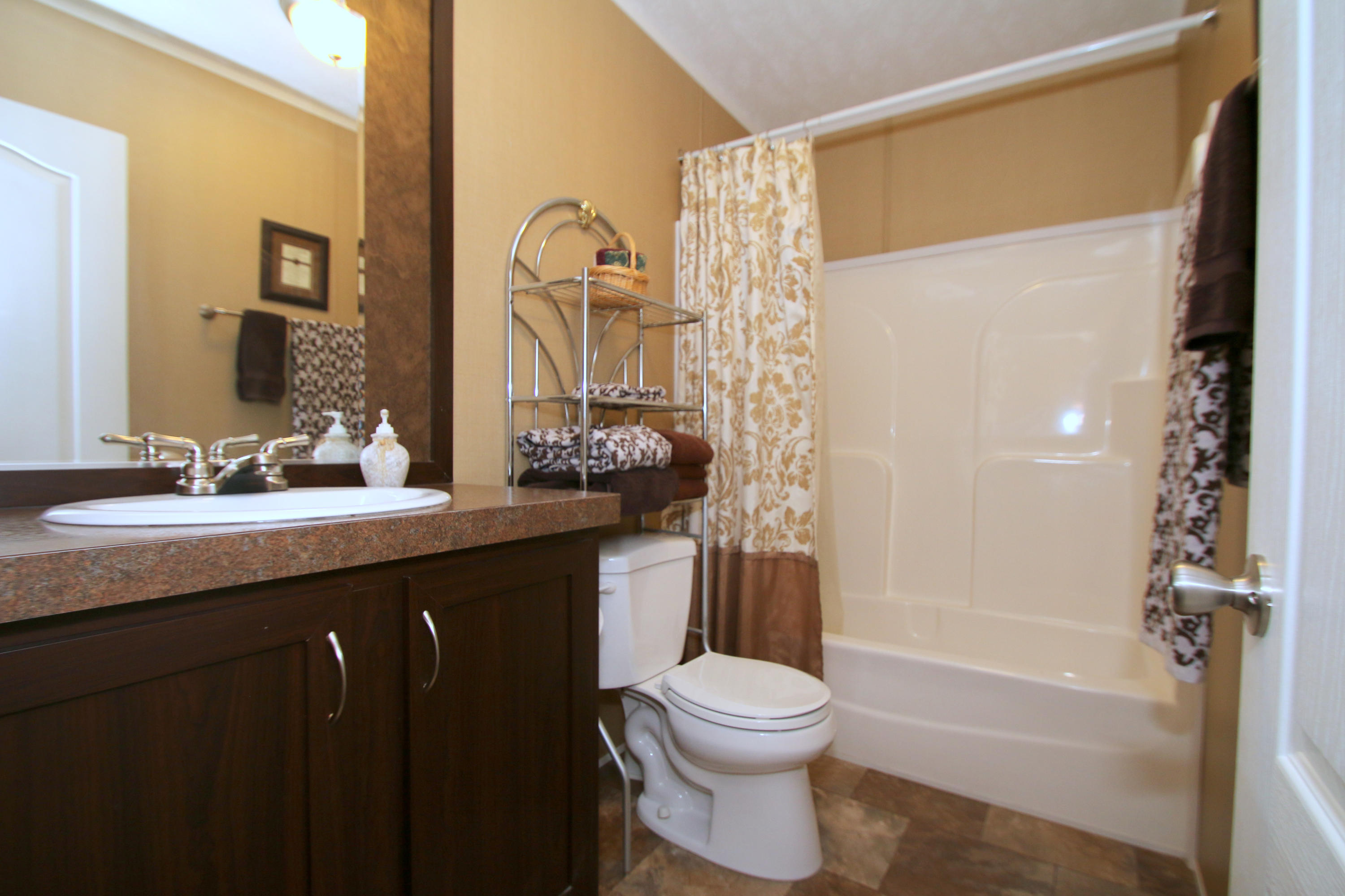 765 Old Stage Coach Road Rutledge, TN 37861 - Photo 28 of 38 Full guest bathroom