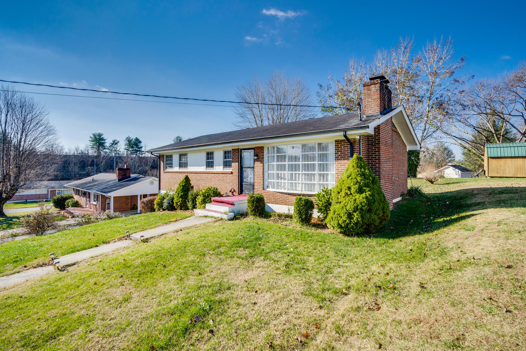 141 Valley View Road Bristol, VA 24202 - Photo 3 of 34 003