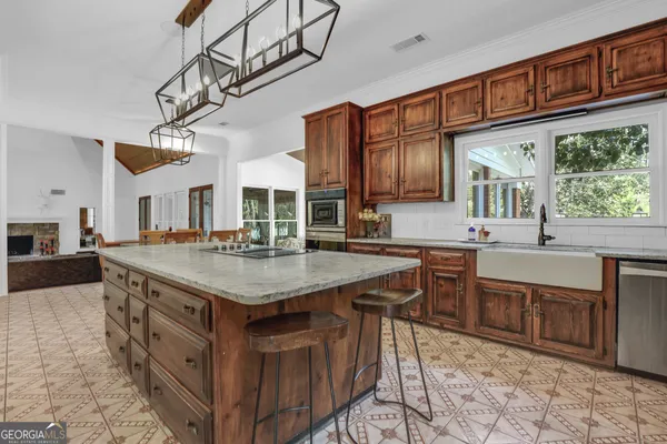 $969,900 | 5001 Country Club Road, Statesboro, GA 30458