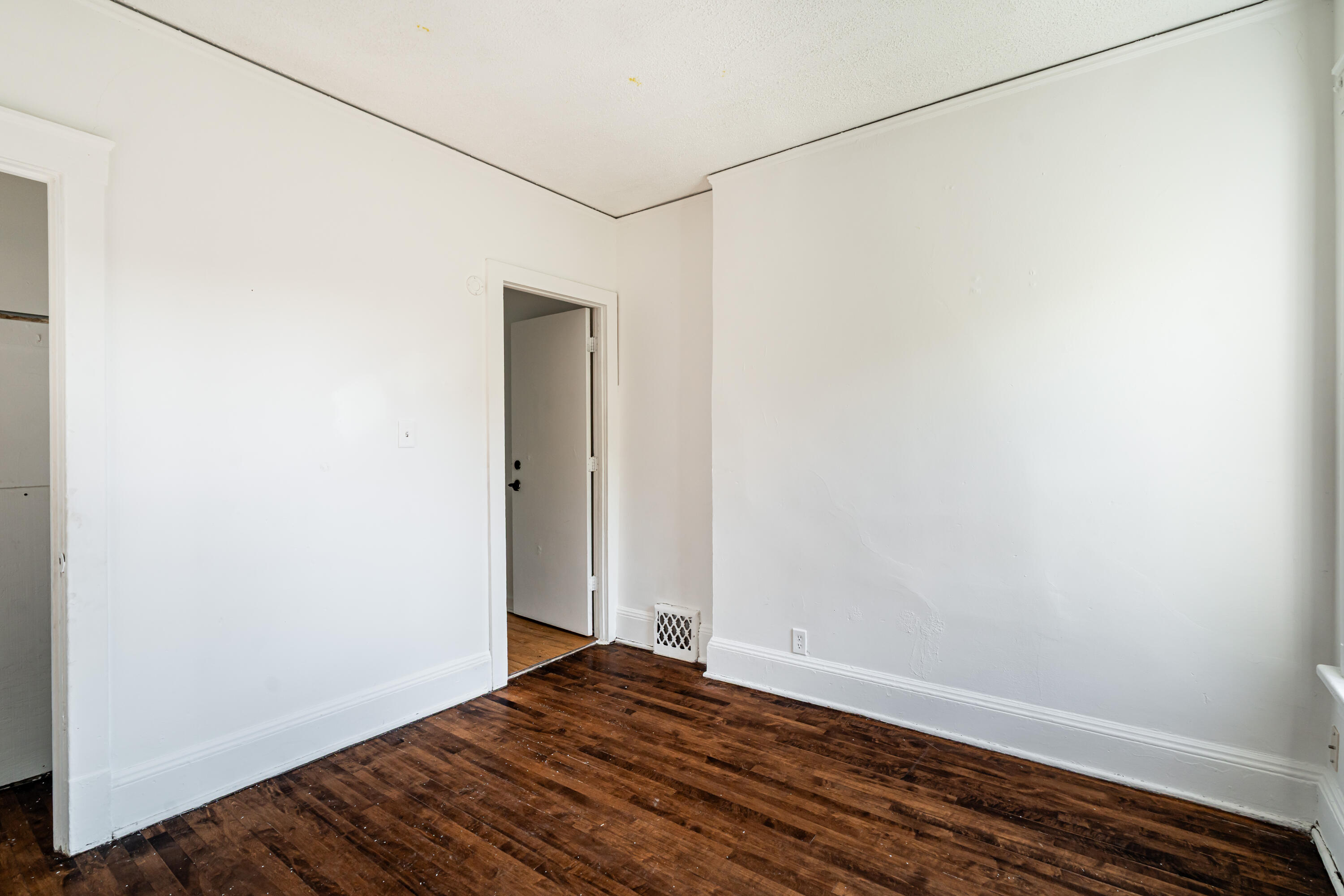 2857 North 34th Street, Unit 2859 Milwaukee, WI 53210 - Photo 10 of 33 DSC07282