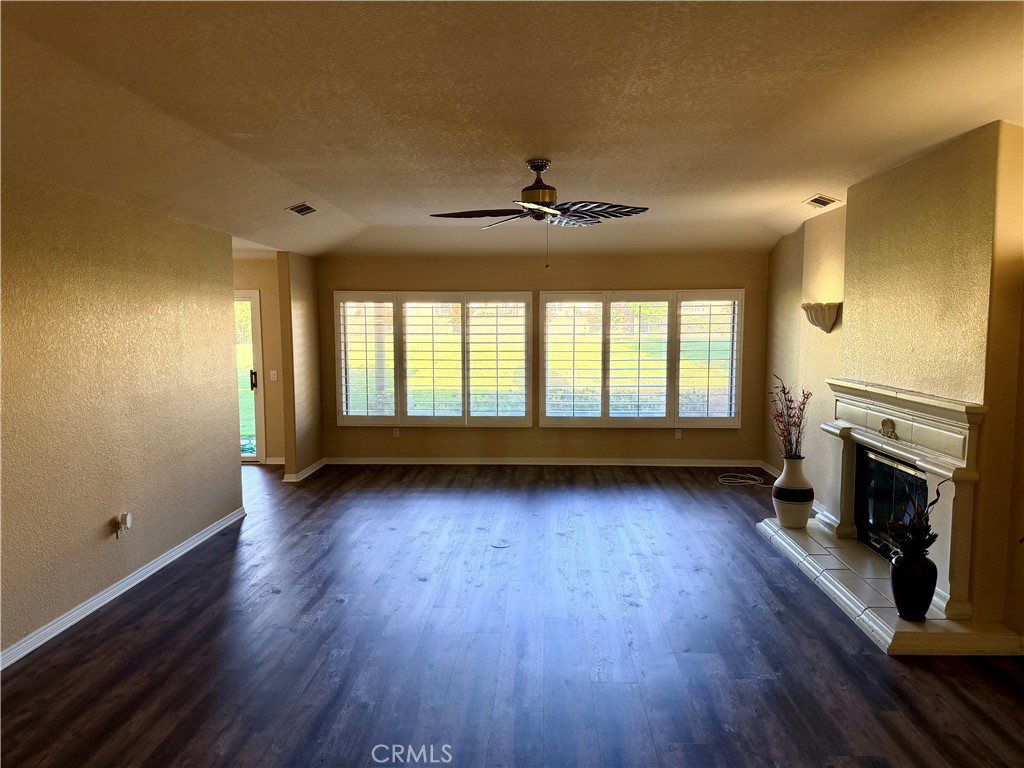 38441 Oaktree Loop Murrieta, CA 92562 - Photo 9 of 19