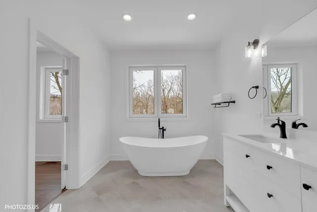 $980,000 | 615 Harper Drive, Algonquin, IL 60102