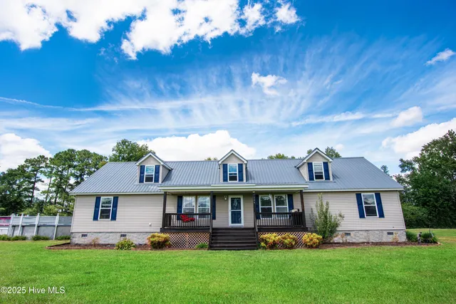 $585,000 | 154 Briar Patch Lane, Trenton, NC 28585