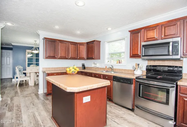 $580,000 | 154 Briar Patch Lane, Trenton, NC 28585