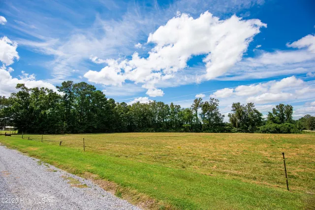 $585,000 | 154 Briar Patch Lane, Trenton, NC 28585