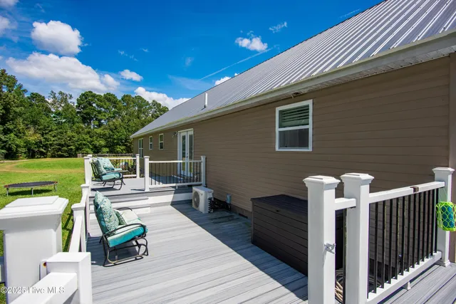 $585,000 | 154 Briar Patch Lane, Trenton, NC 28585