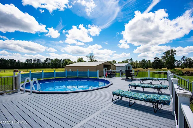 $585,000 | 154 Briar Patch Lane, Trenton, NC 28585