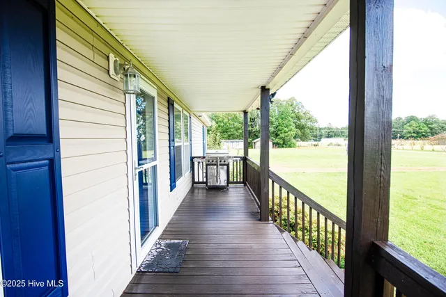 $585,000 | 154 Briar Patch Lane, Trenton, NC 28585