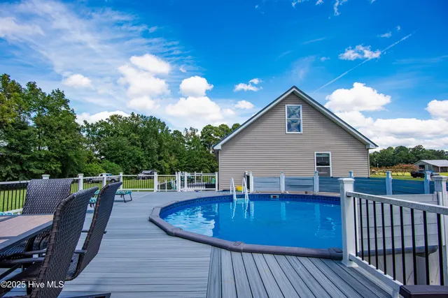 $585,000 | 154 Briar Patch Lane, Trenton, NC 28585