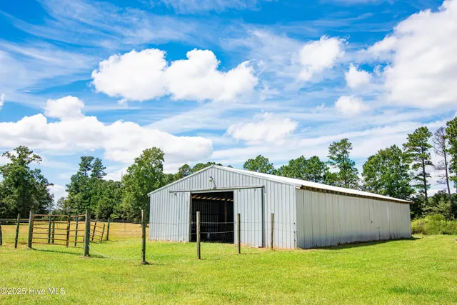 $585,000 | 154 Briar Patch Lane, Trenton, NC 28585