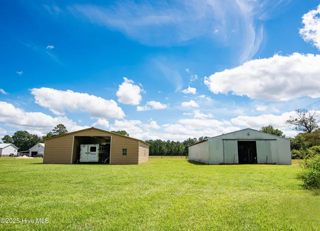 $585,000 | 154 Briar Patch Lane, Trenton, NC 28585