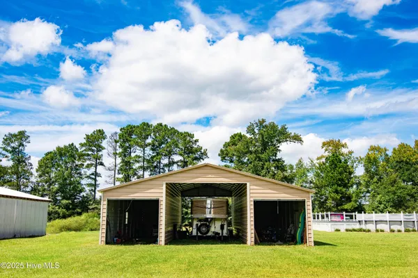 $580,000 | 154 Briar Patch Lane, Trenton, NC 28585
