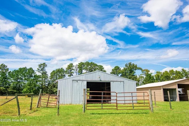 $585,000 | 154 Briar Patch Lane, Trenton, NC 28585