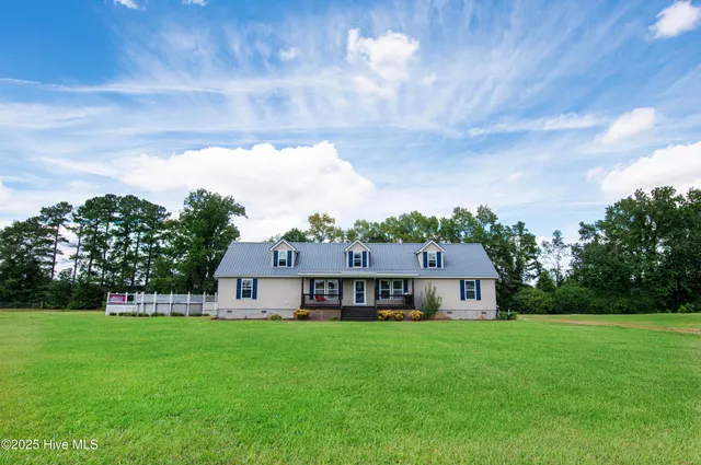 $585,000 | 154 Briar Patch Lane, Trenton, NC 28585