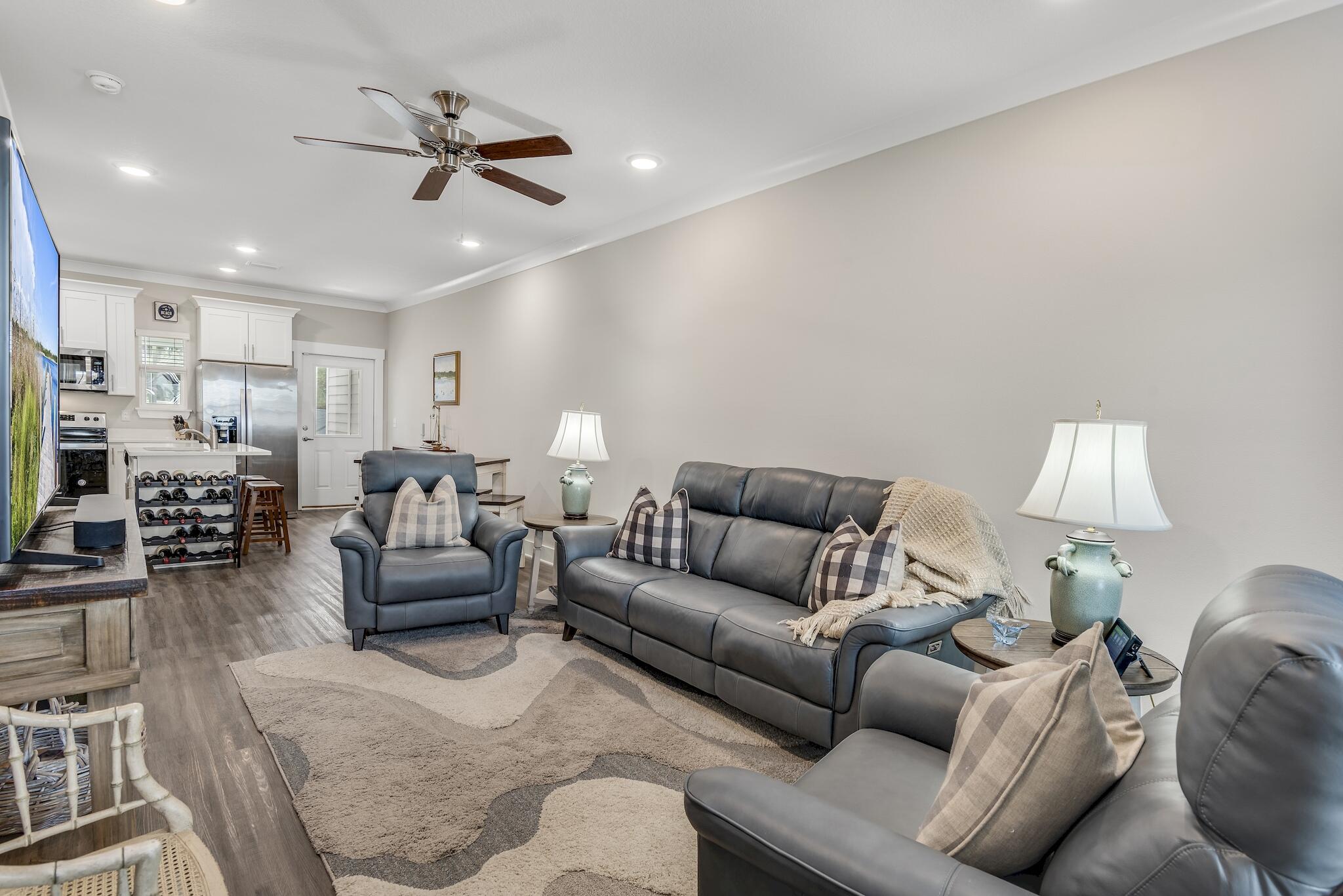 157 North Sand Palm Road Freeport, FL 32439 - Photo 5 of 24 a living room with furniture