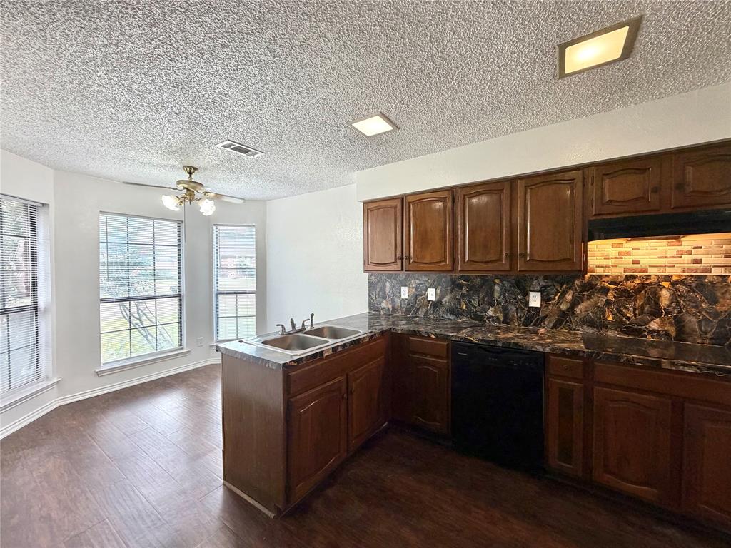 13339 Fall Manor Drive Dallas, TX 75243 - Photo 3 of 16