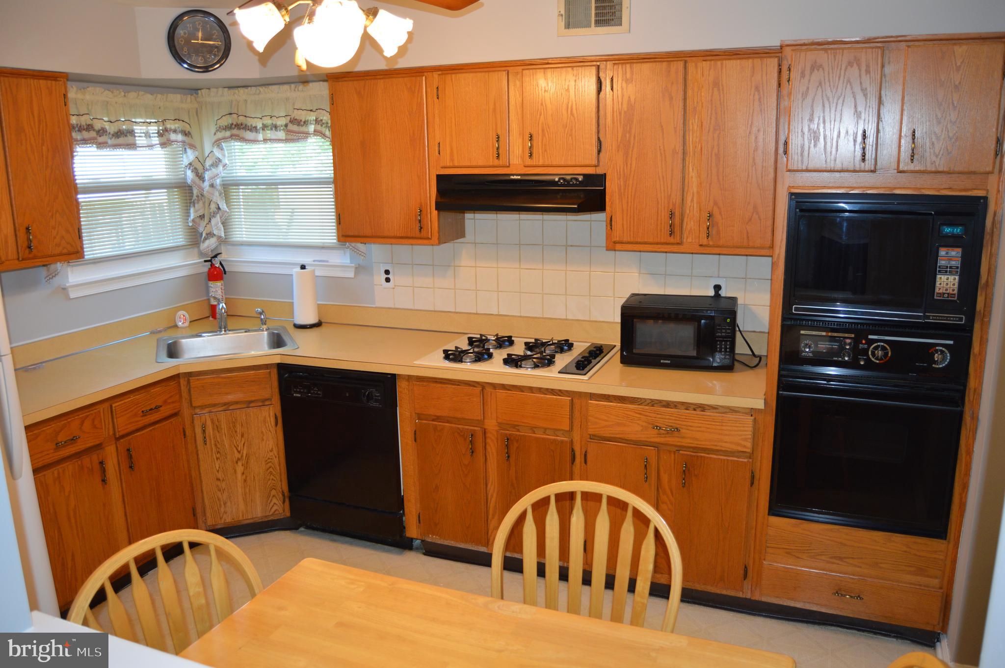 48 Allison Road Hightstown, NJ 08520 - Photo 5 of 28