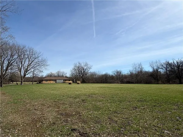 $350,000 | 19105 South State Rte Y, Belton, MO 64012