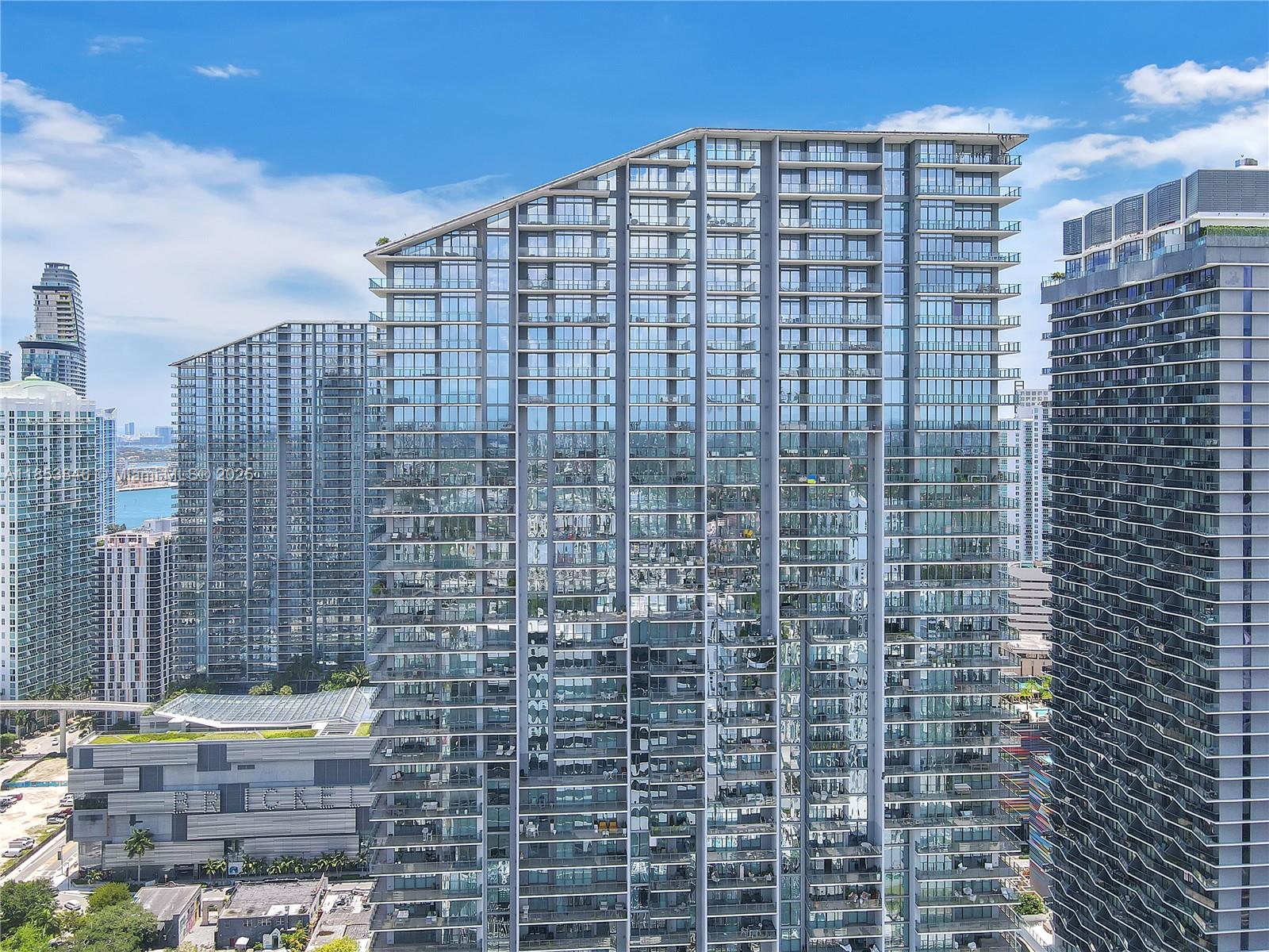 88 Southwest 7th Street, Unit 2312 Miami, FL 33130 - Photo 2 of 34