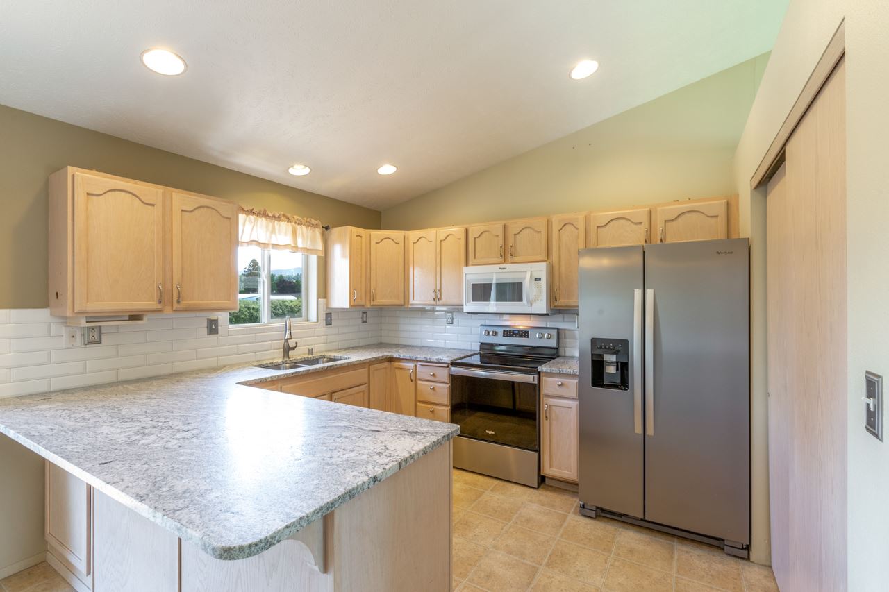 1217 South Century Road Veradale, WA 99037 - Photo 4 of 20