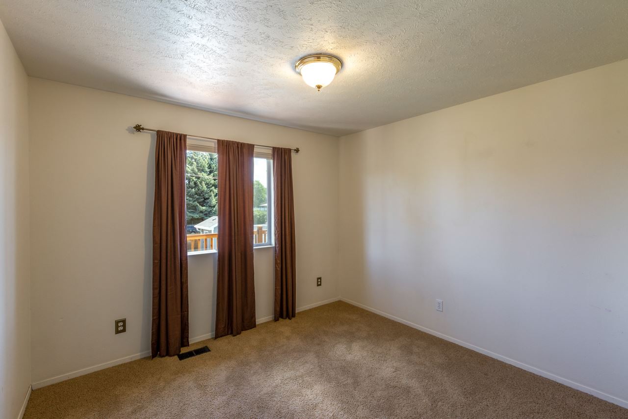 1217 South Century Road Veradale, WA 99037 - Photo 6 of 20