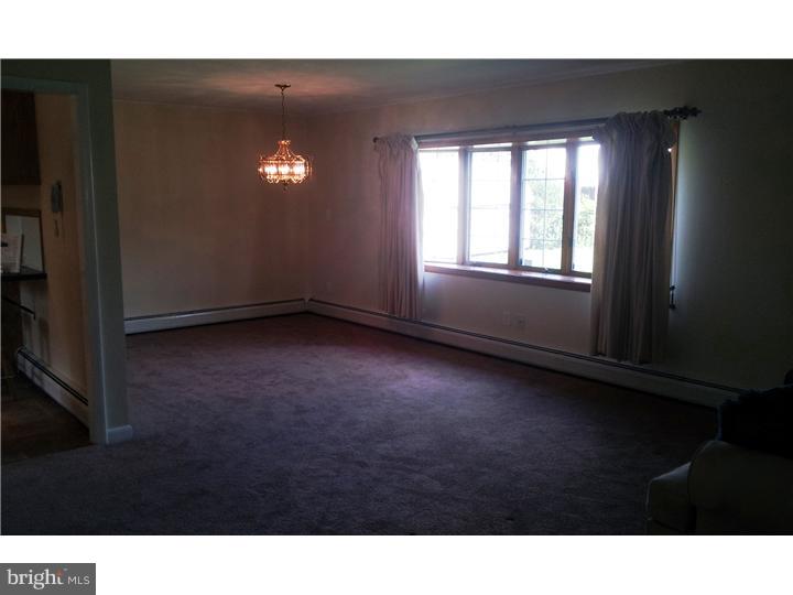 8 Hillside Road Levittown, PA 19056 - Photo 9 of 20 Dining Room