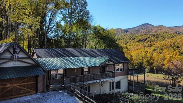 $590,000 | 262 Sams Trail, Waynesville, NC 28786