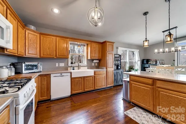 $590,000 | 262 Sams Trail, Waynesville, NC 28786