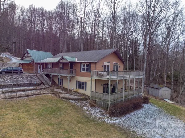 $590,000 | 262 Sams Trail, Waynesville, NC 28786