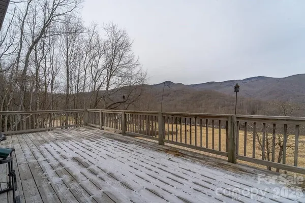$590,000 | 262 Sams Trail, Waynesville, NC 28786