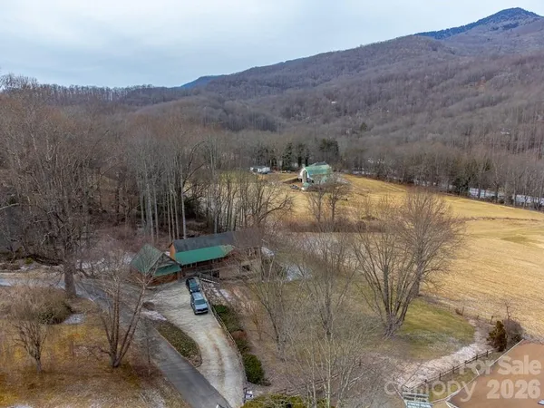 $590,000 | 262 Sams Trail, Waynesville, NC 28786