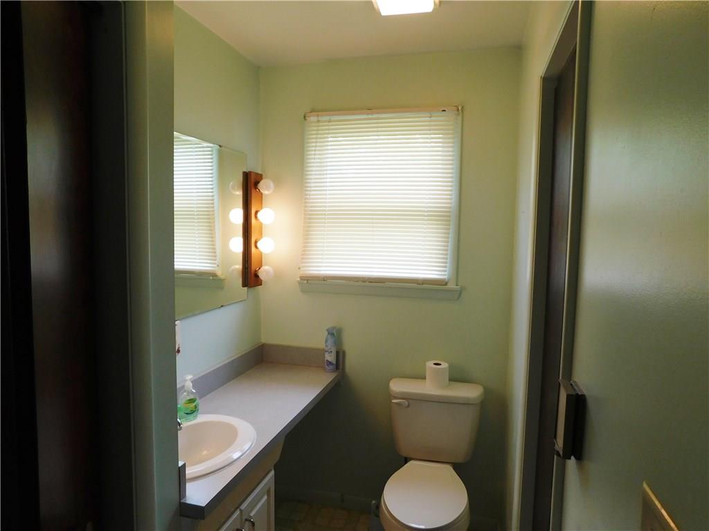 1624 Keystone Park Road New Alexandria, PA 15670 - Photo 8 of 15 Full bath and large vanity for extra space.
