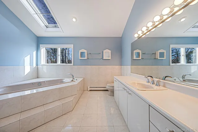 $949,999 | 10 Cori Lane, Bohemia, NY 11716