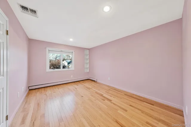 $949,999 | 10 Cori Lane, Bohemia, NY 11716