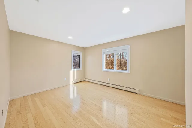 $949,999 | 10 Cori Lane, Bohemia, NY 11716