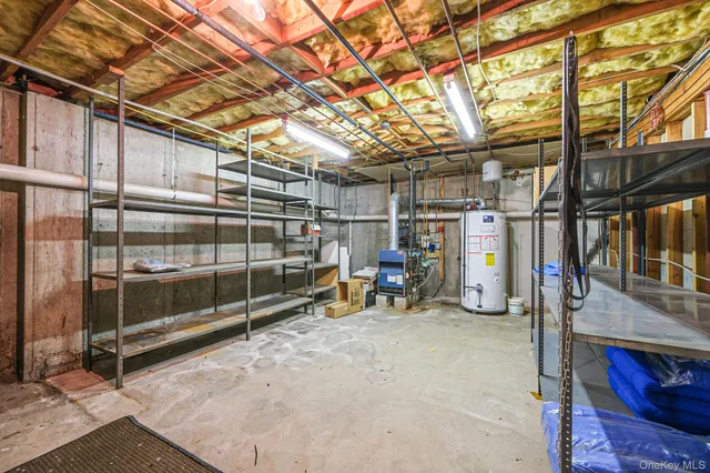 $949,999 | 10 Cori Lane, Bohemia, NY 11716