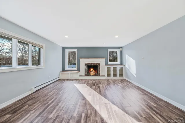 $949,999 | 10 Cori Lane, Bohemia, NY 11716