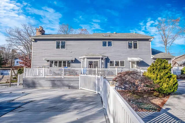 $949,999 | 10 Cori Lane, Bohemia, NY 11716