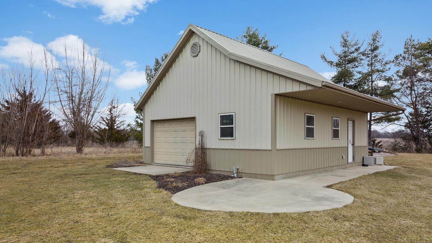 18018 Lochner Road Spencerville, IN 46788 - Photo 4 of 33 Gallery Image 4
