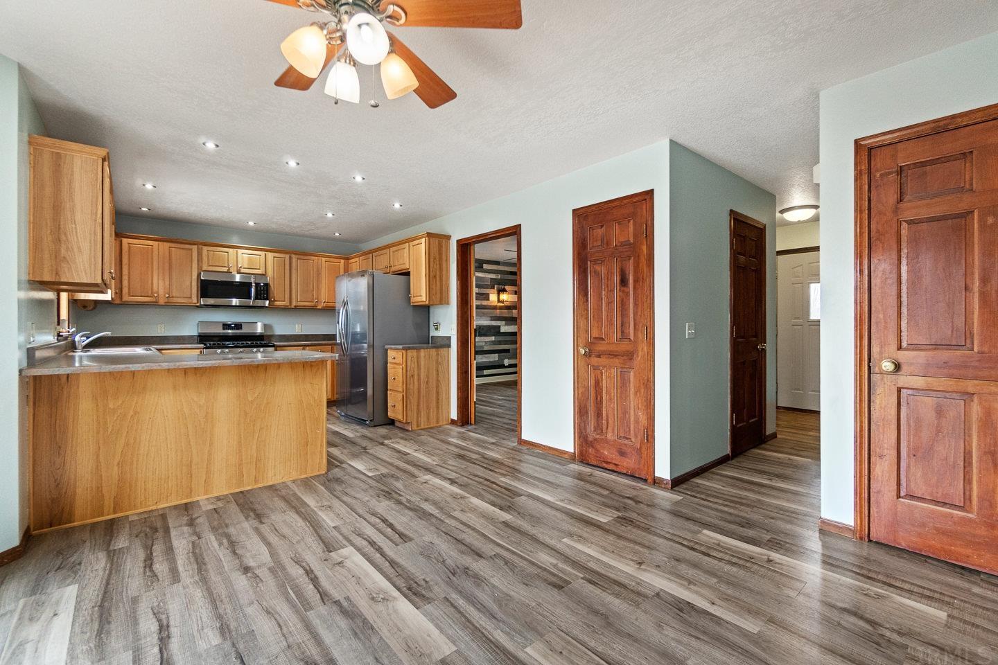 18018 Lochner Road Spencerville, IN 46788 - Photo 10 of 33 Gallery Image 10
