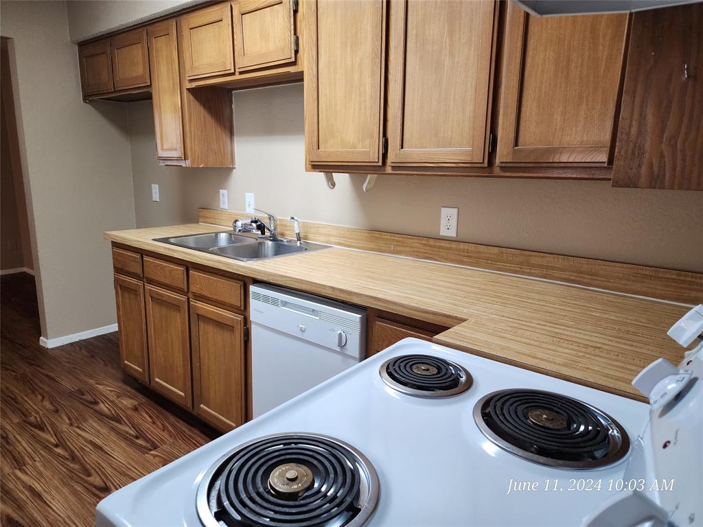 429 Southwest Thomas Street, Unit D Burleson, TX 76028 - Photo 9 of 10