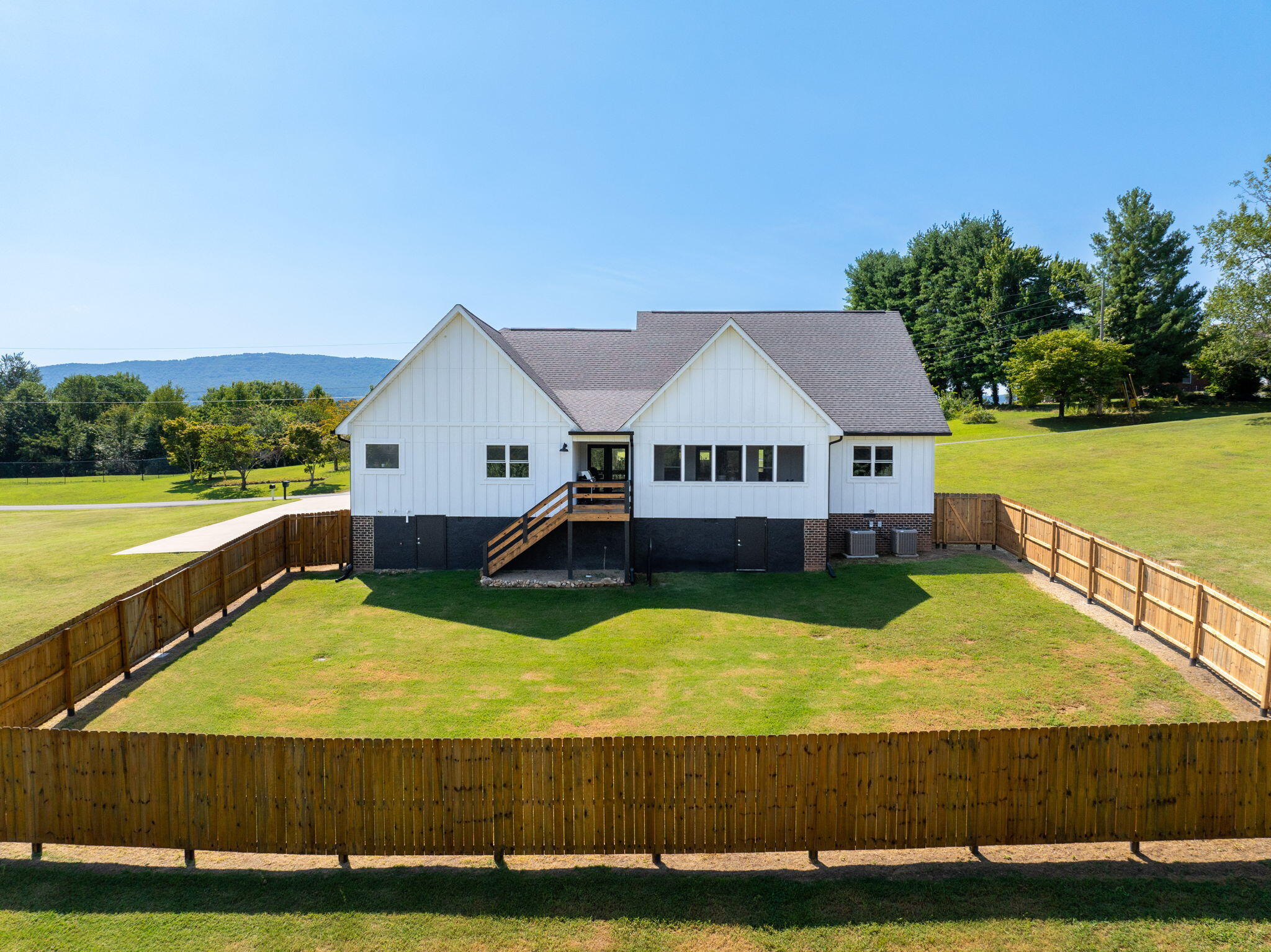 333 Summit Ridge Road Dunlap, TN 37327 - Photo 17 of 68 18-web-or-mls-DJI_20240813113946_0009_D-