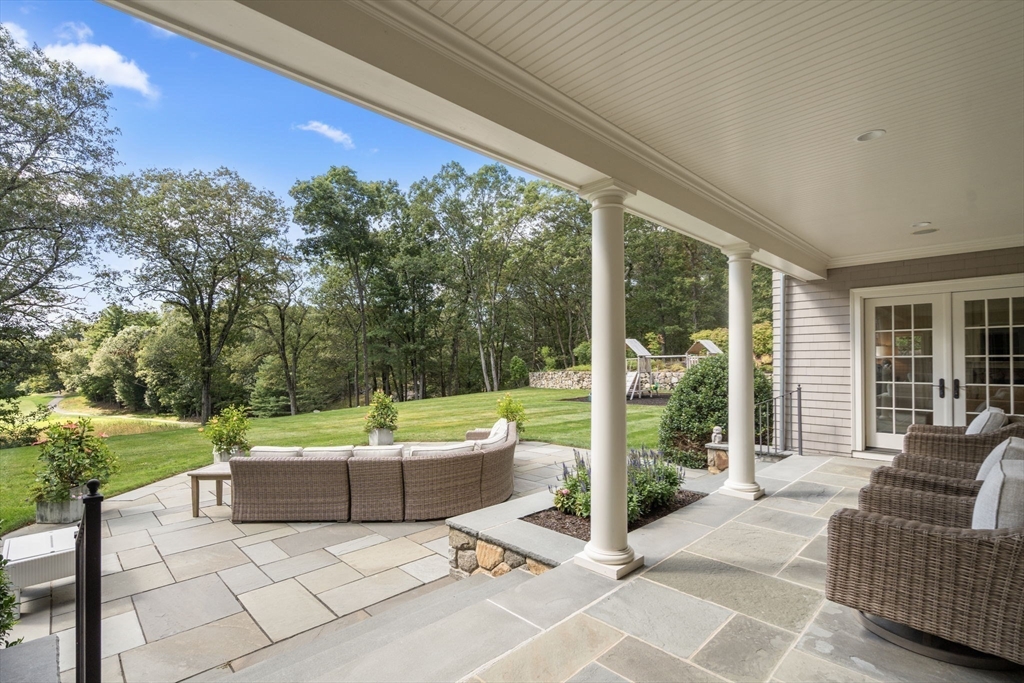 76 Robin Road Weston, MA 02493 - Photo 22 of 25