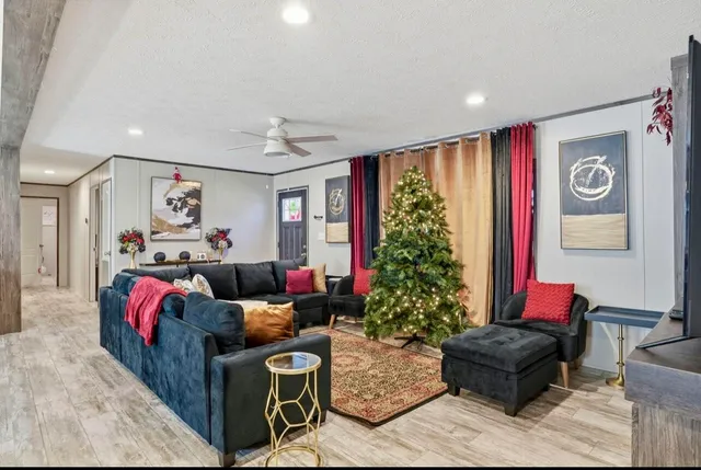 $330,000 | 237 West Steele Drive, Summerville, SC 29483