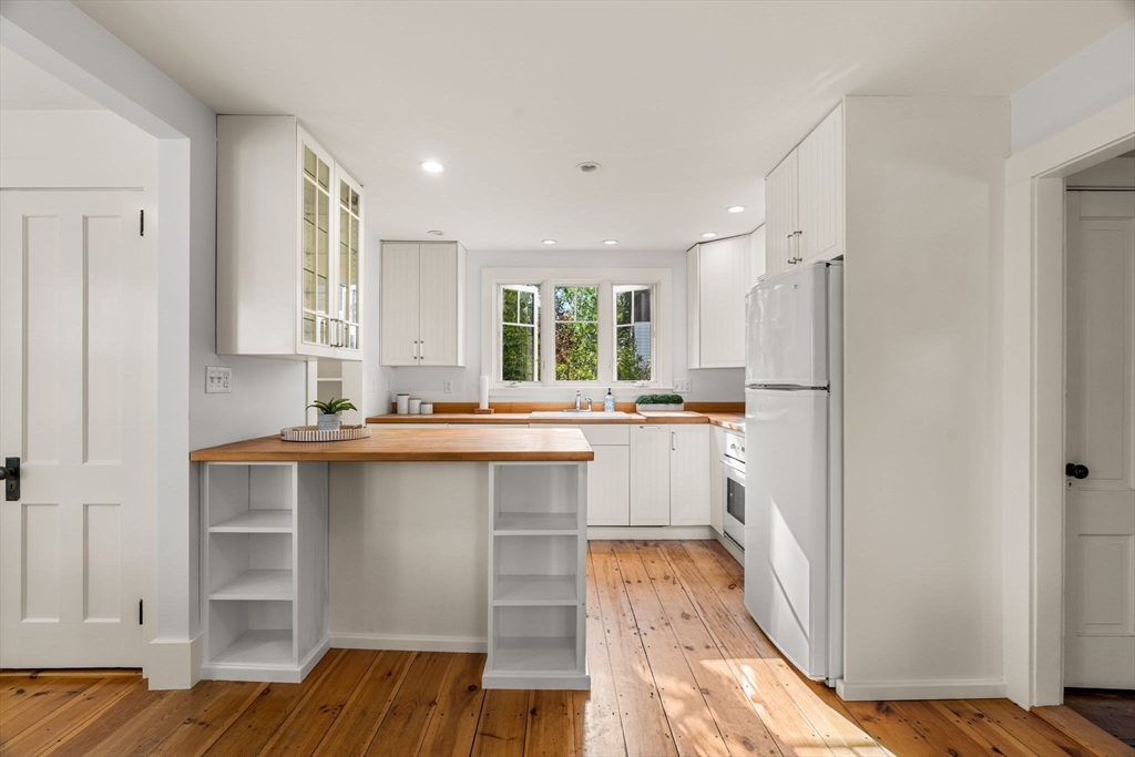 486 Main Street Amesbury, MA 01913 - Photo 12 of 42