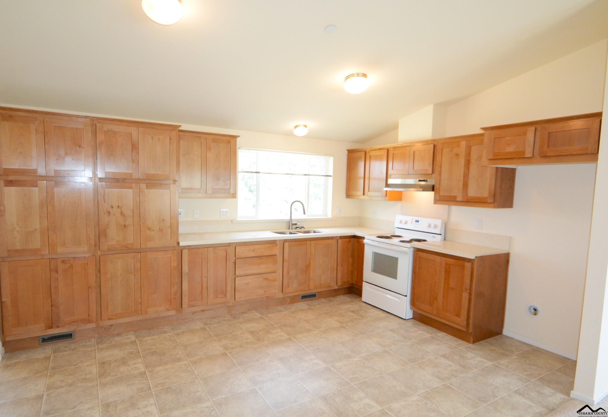 7207 Fox Court Corning, CA 96021 - Photo 3 of 12 Gallery Image 3