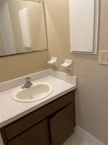 $1,195 | 1100 70th Street North, Unit 3, St. Petersburg, FL 33710