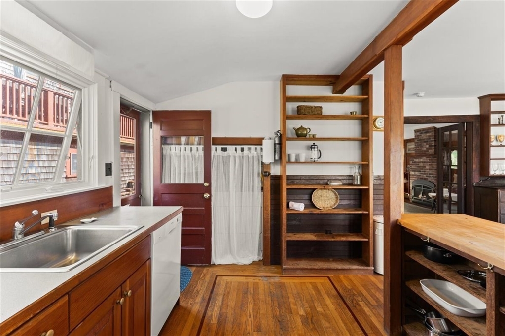 5 Park Road Falmouth, MA 02543 - Photo 14 of 41