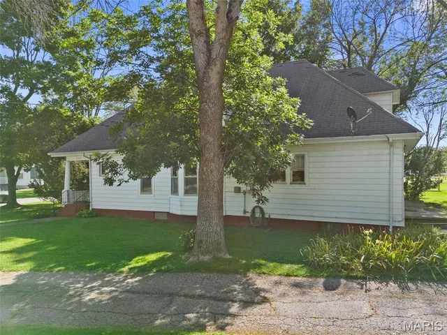 $160,000 | 302 East Walsh Avenue, Montgomery City, MO 63361