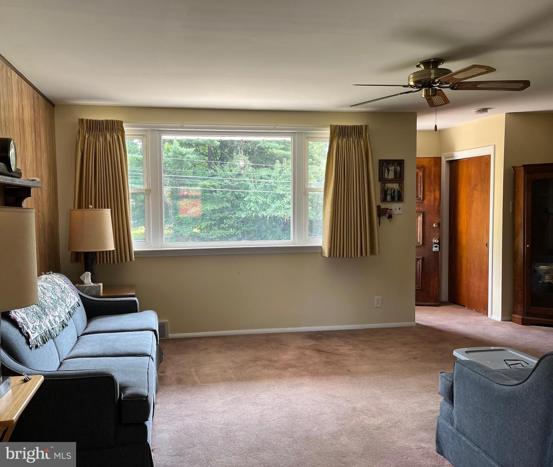 716 Davisville Road Warminster, PA 18974 - Photo 3 of 18 Gallery Image 3